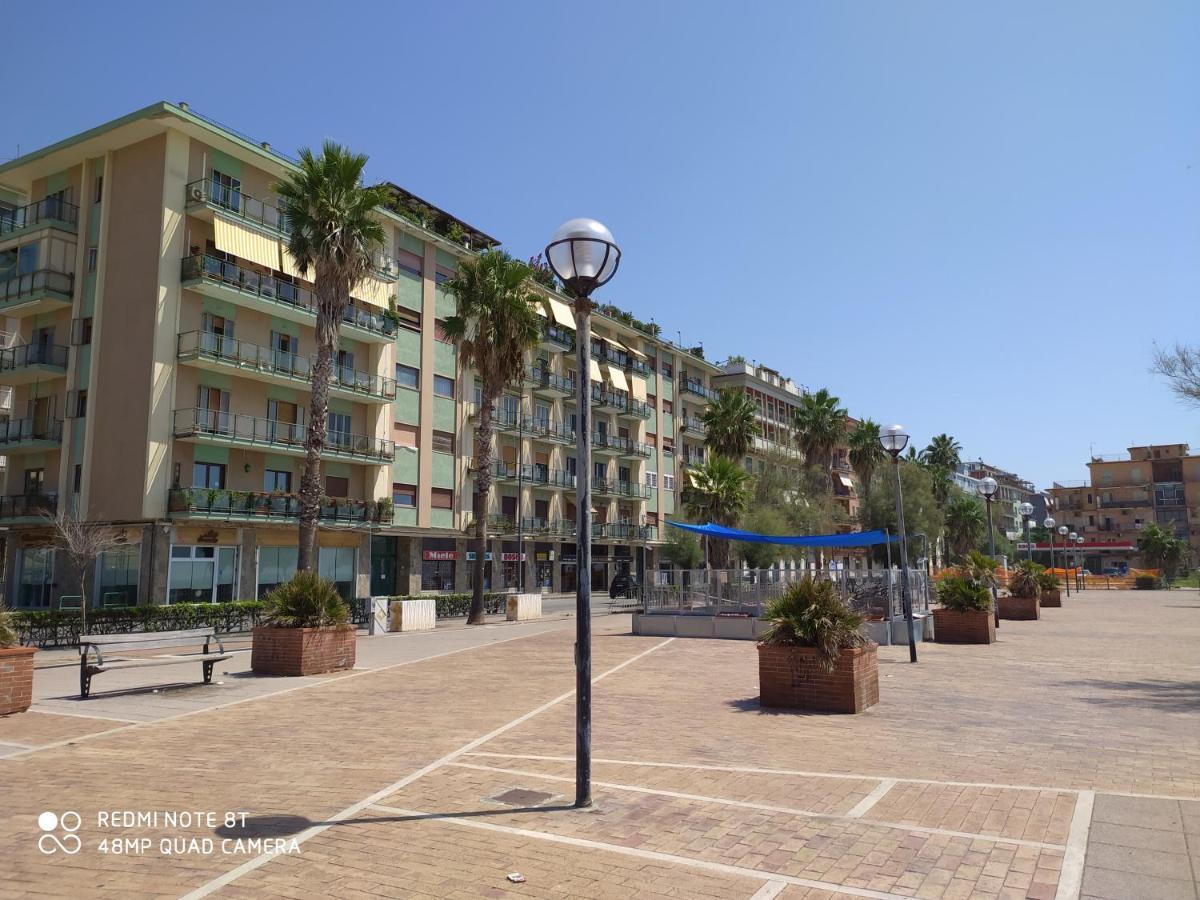 B & B Civico 6 Rooms Салерно Екстериор снимка