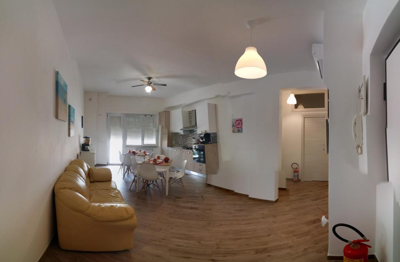 B & B Civico 6 Rooms Салерно Екстериор снимка