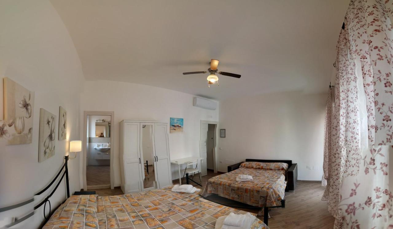 B & B Civico 6 Rooms Салерно Екстериор снимка