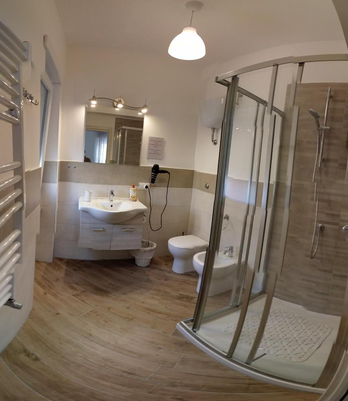 B & B Civico 6 Rooms Салерно Екстериор снимка