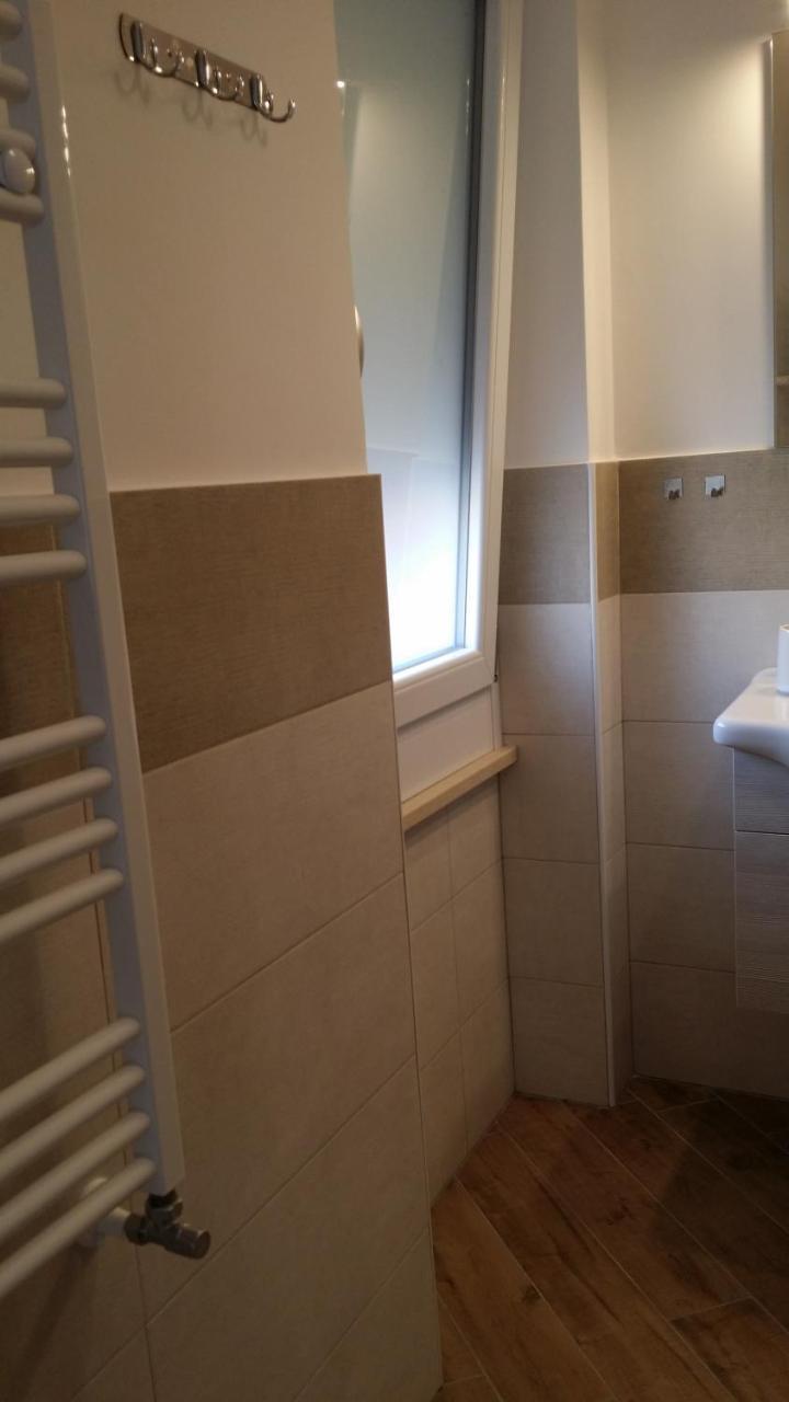 B & B Civico 6 Rooms Салерно Екстериор снимка