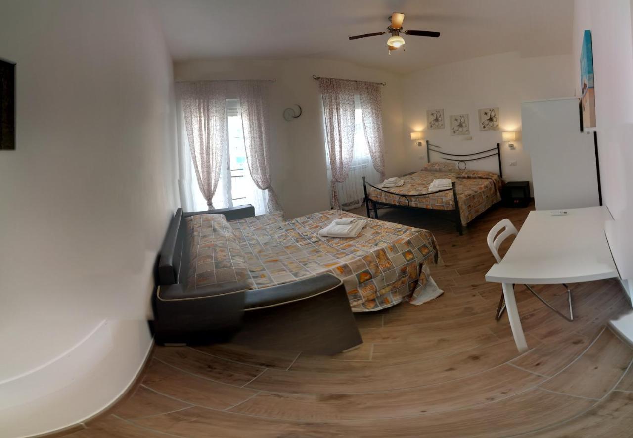 B & B Civico 6 Rooms Салерно Екстериор снимка